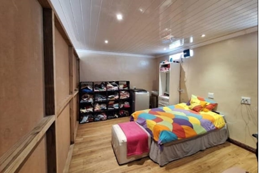 5 Bedroom Property for Sale in Retreat Western Cape